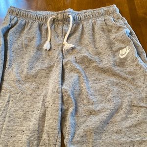 Nike, NWOT jogger pants